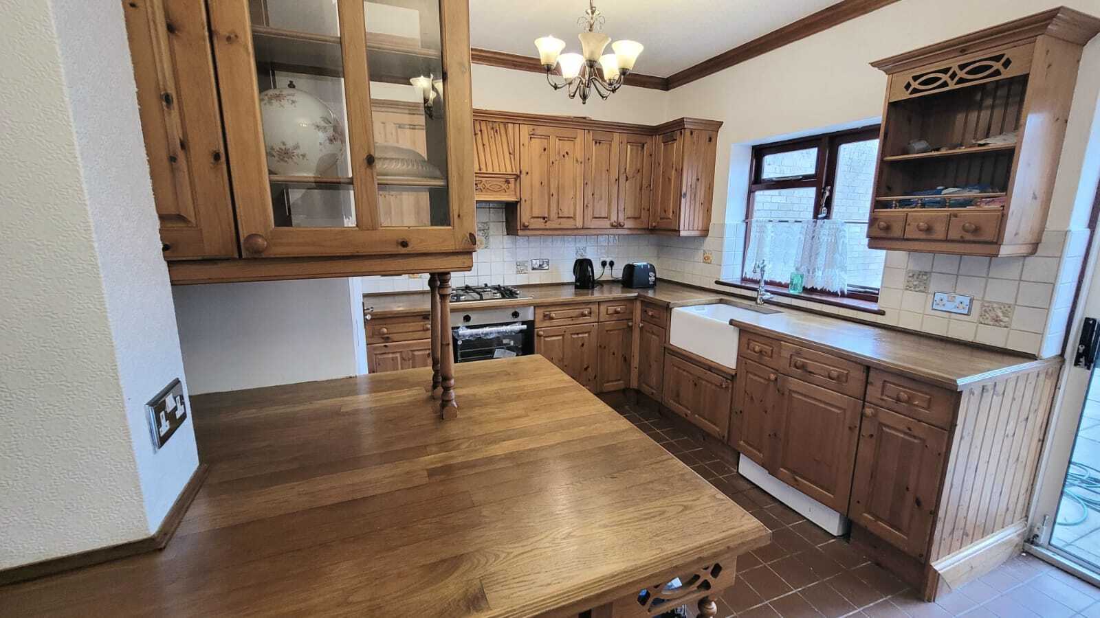 Room Vicarage Road in Watford