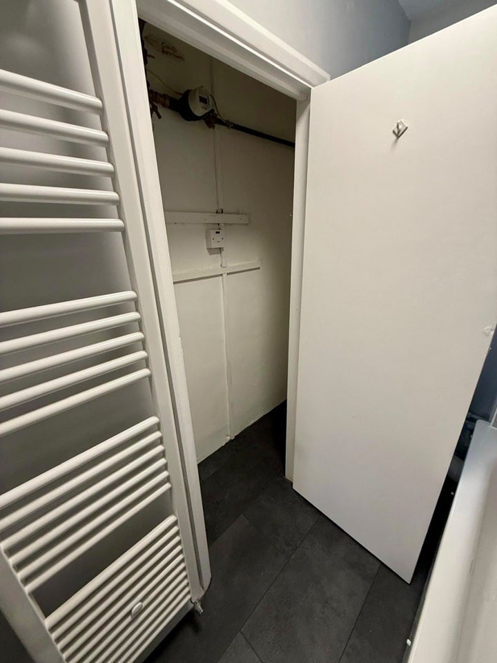 Flat Bruce Close in Greater London