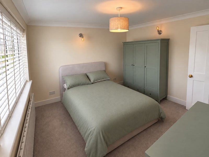 Room Wellington Avenue in Greater London