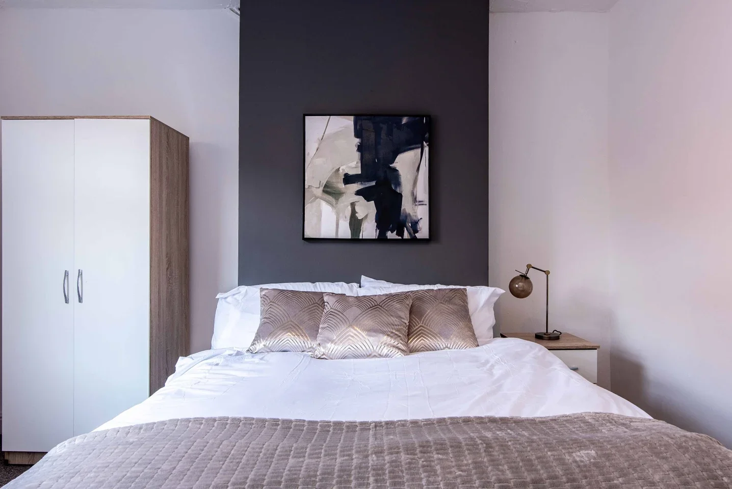 Room Lord Nelson Street in Nottingham