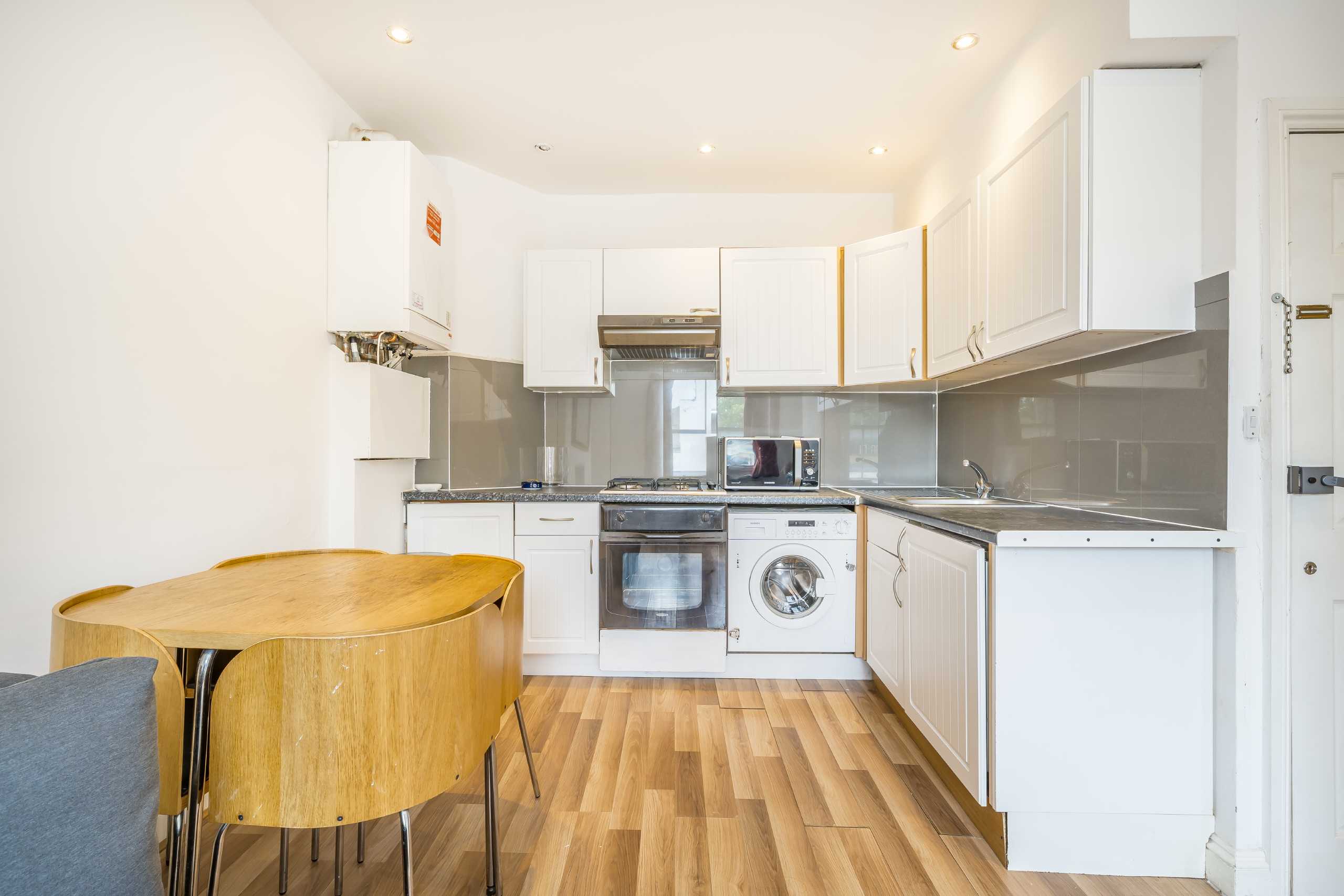Flat St Petersburgh Mews in City of Westminster