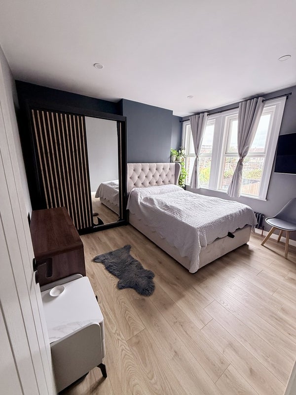 Room Haslemere Road in Greater London