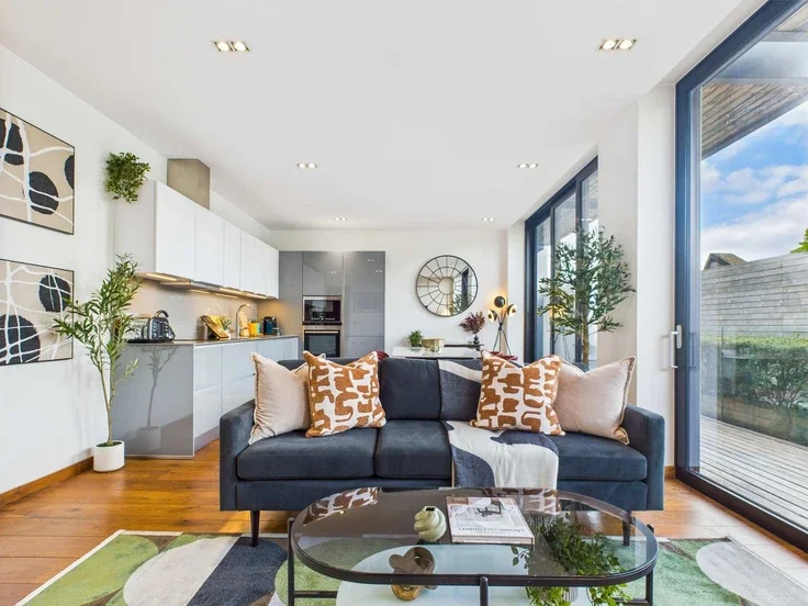 Flat Bayham Street in Greater London