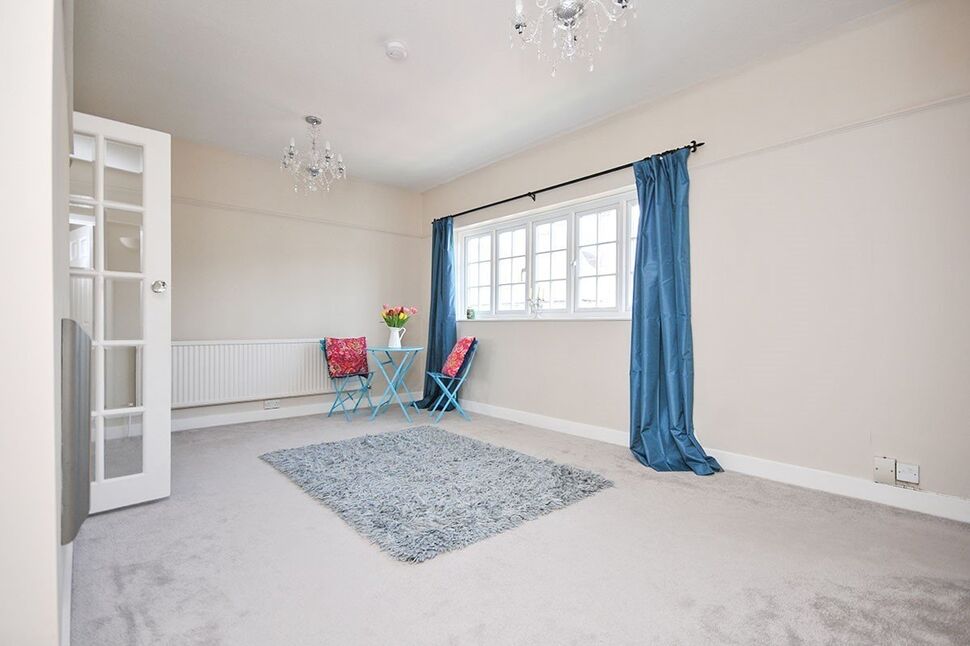 Flat Moira Road in Greater London