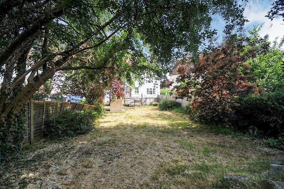 Flat Moira Road in Greater London