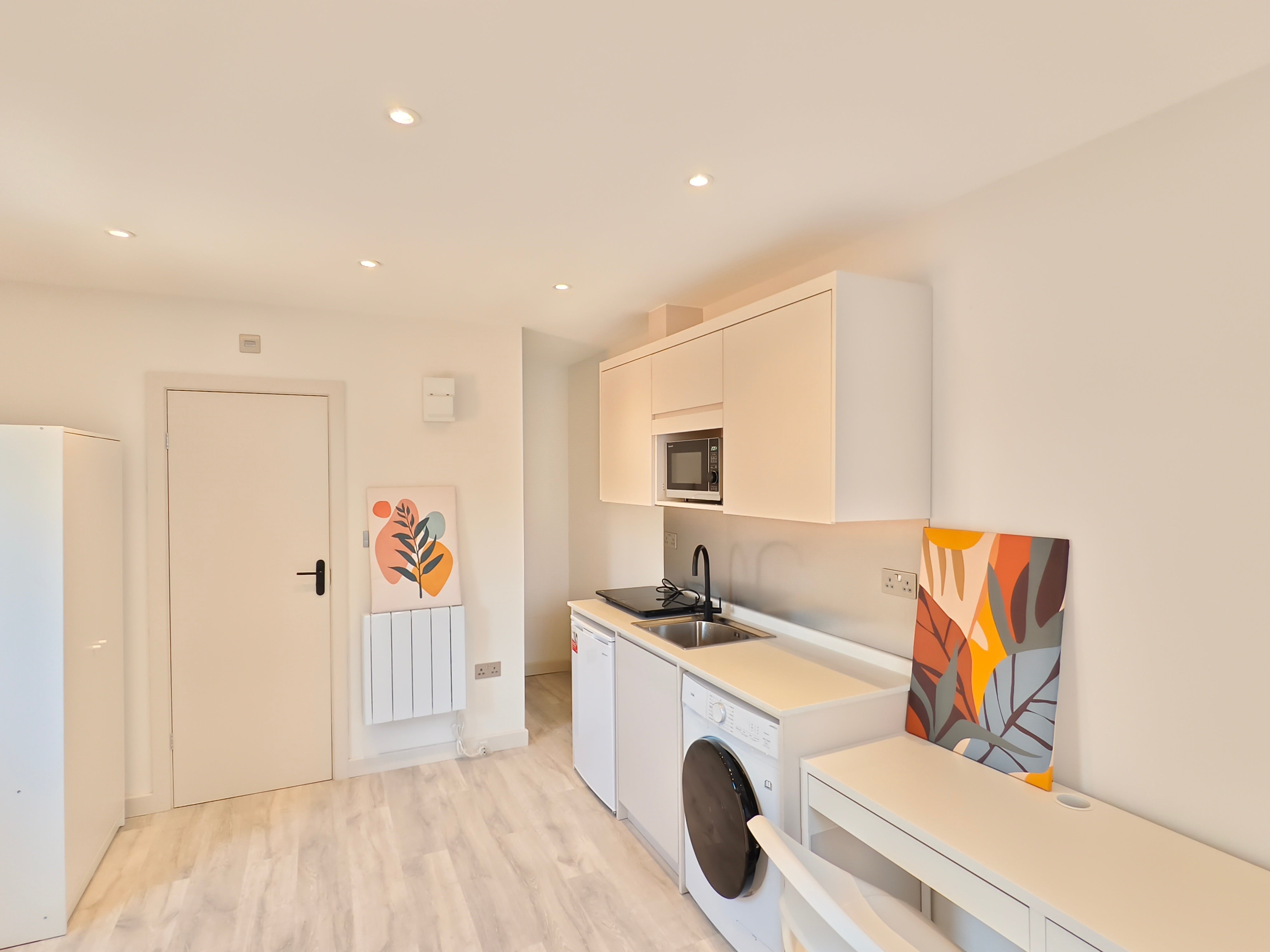Flat Bisson Road in Greater London