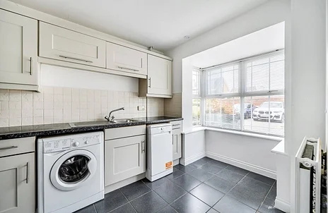 House Swordsmans Road in Camberley