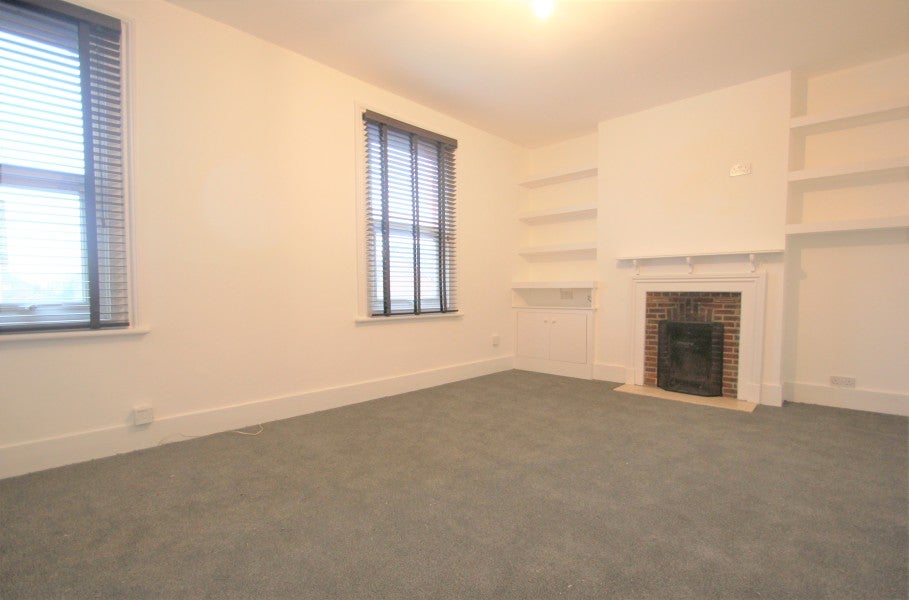 Flat Chapel Avenue in Borough of Runnymede