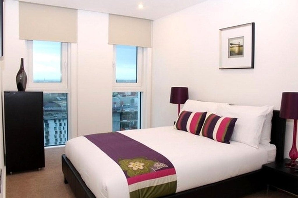 Flat Alie Street in Greater London