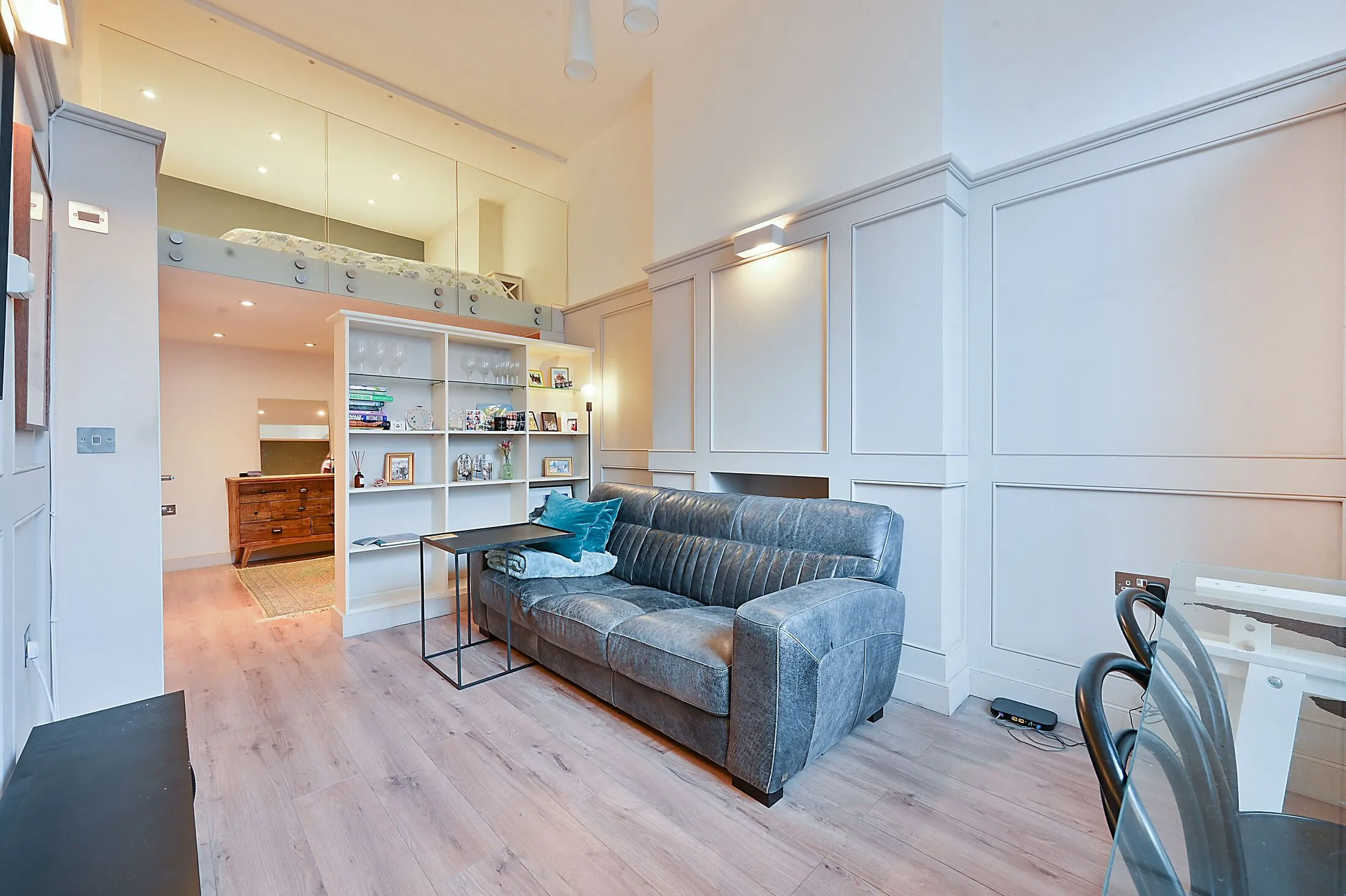 Flat Wellesley Road in Greater London