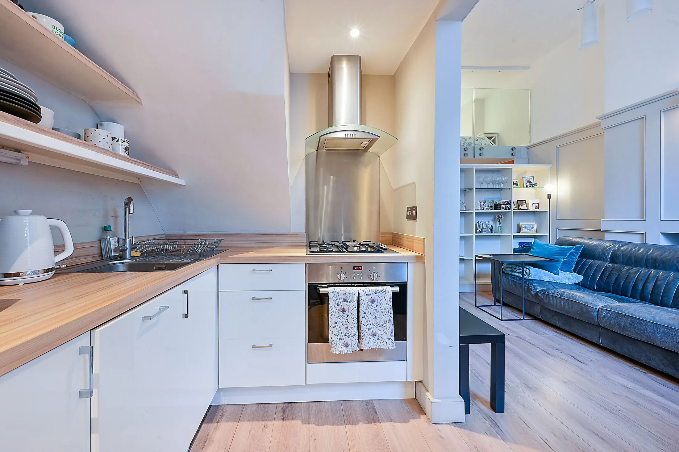 Flat Wellesley Road in Greater London