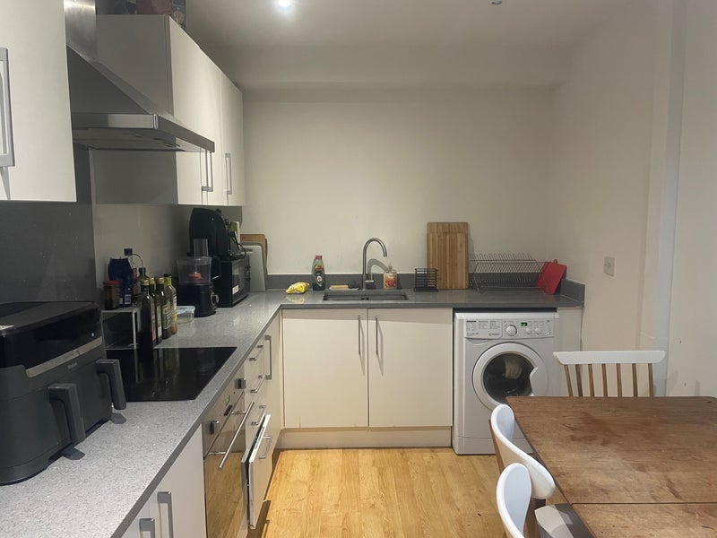Room Seal Street in Greater London