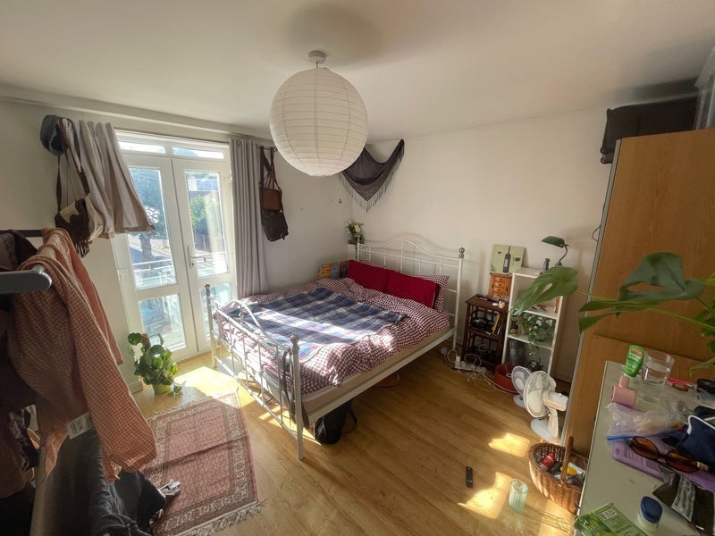 Room Seal Street in Greater London