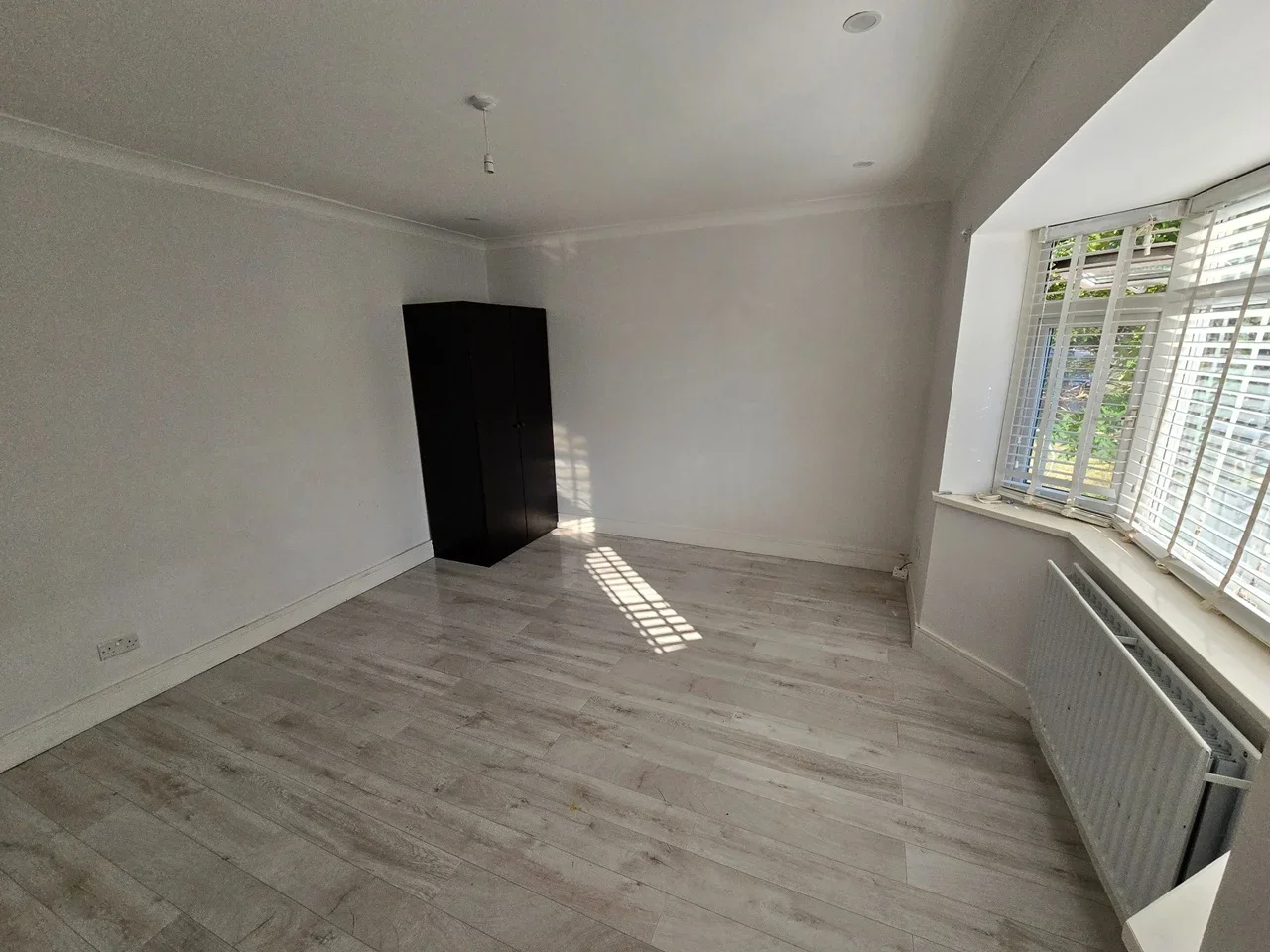 Room Mottingham Road in Greater London