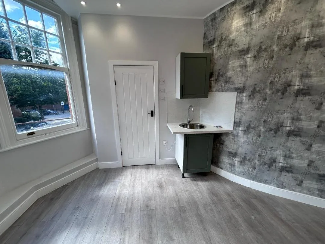 Room Fortis Green Road in Greater London