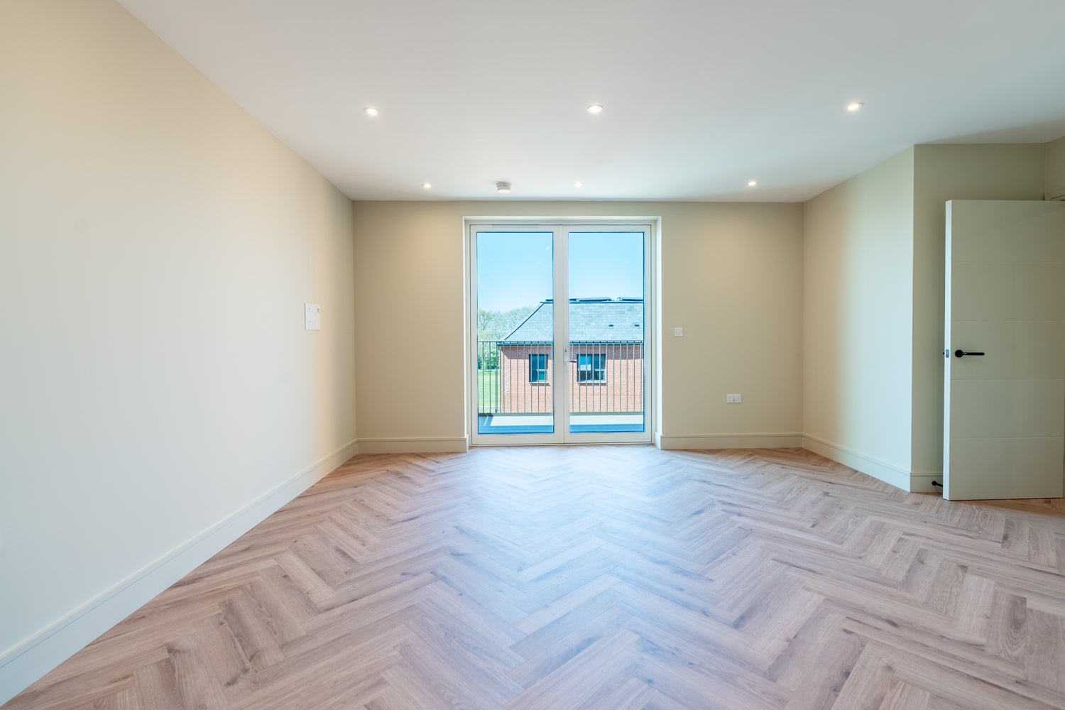 Flat Lapidge Drive in Greater London