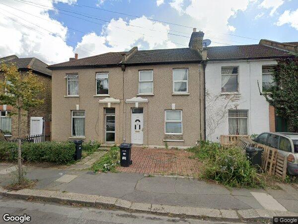 Room Westbury Road in Greater London