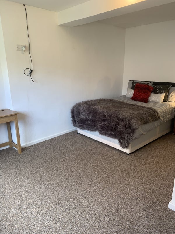 Room Whitley Village in Coventry