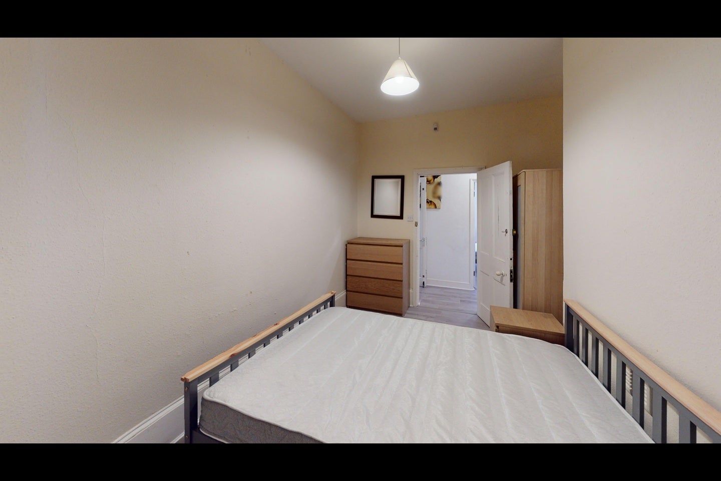 Room Forest Road East in Nottingham