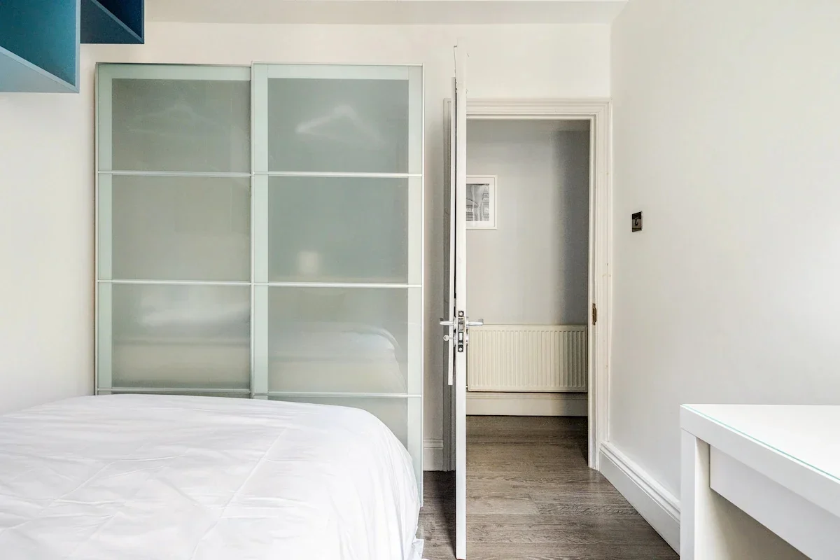 Flat Dellow Street in Greater London