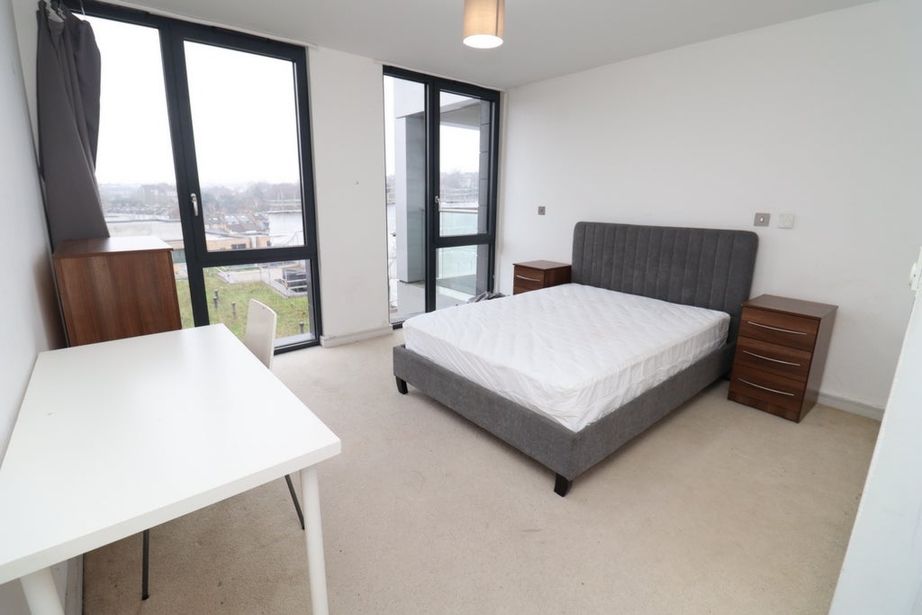 Room Globe Road in Greater London