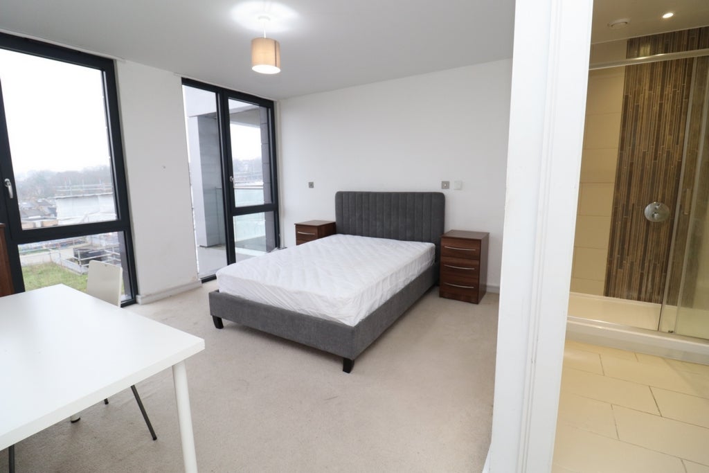 Room Globe Road in Greater London