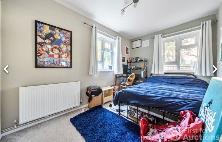 Flat Susan Road in Greater London