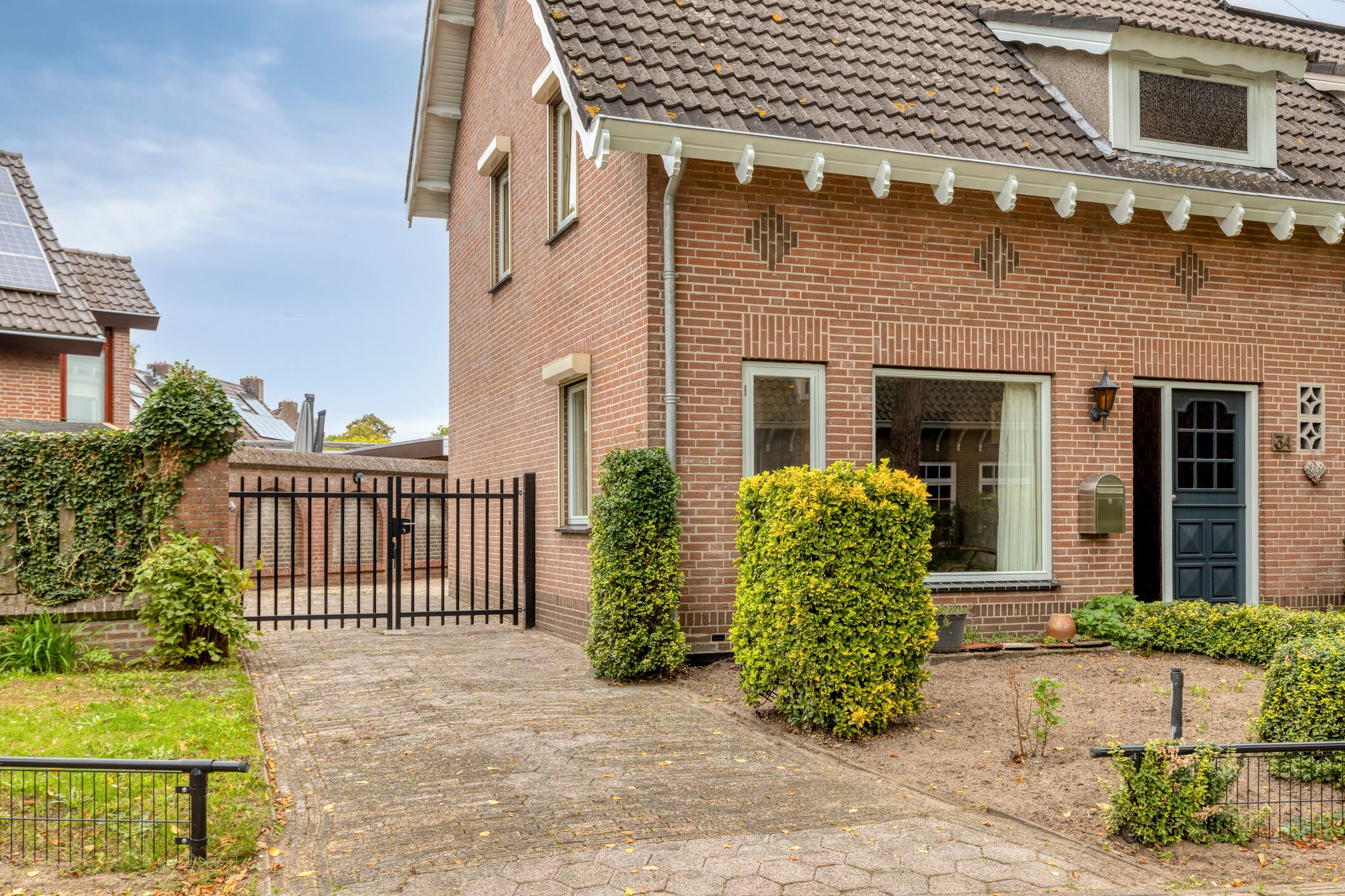 Twee-onder-één-kap te koop: De Rosmolen 34, Geffen