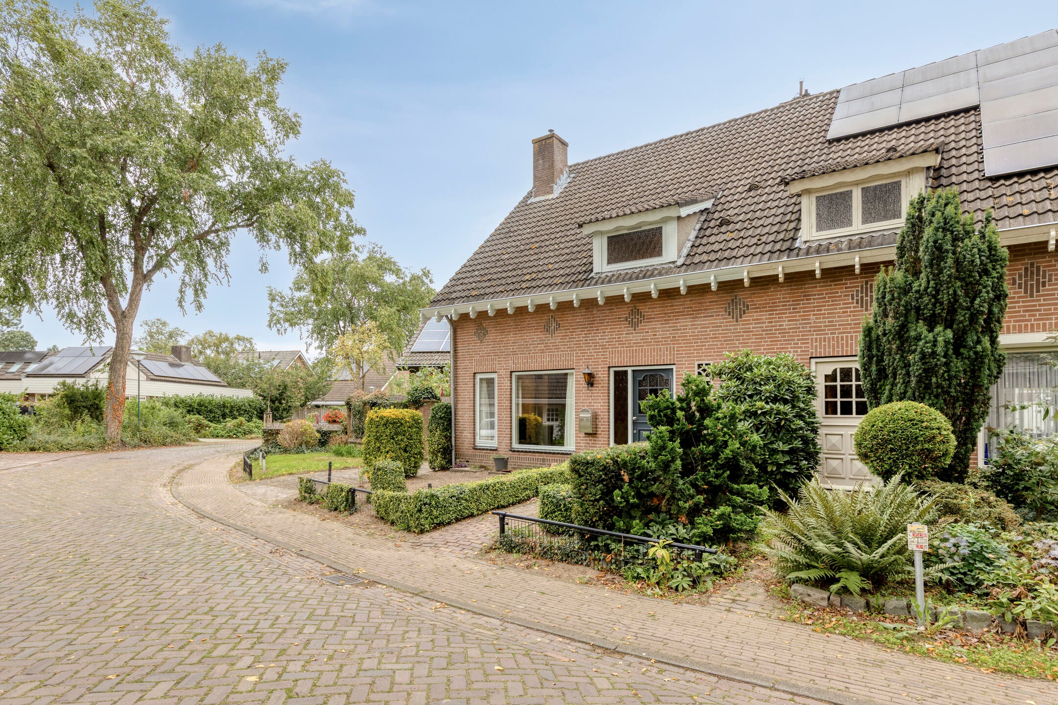 Twee-onder-één-kap te koop: De Rosmolen 34, Geffen