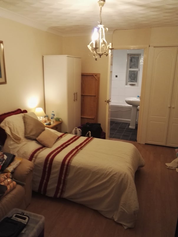 Room Regent Avenue in Litherland