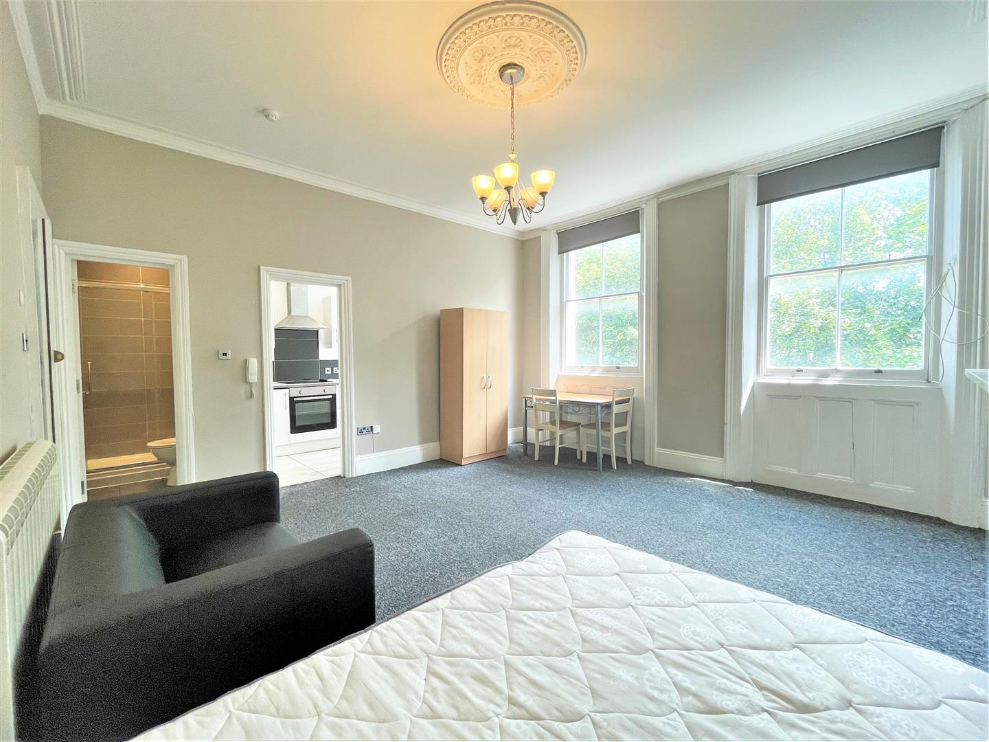 Flat Norfolk Terrace in Brighton