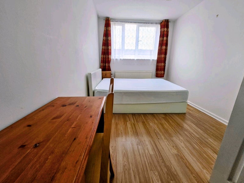 Flat Lucey Way in Greater London