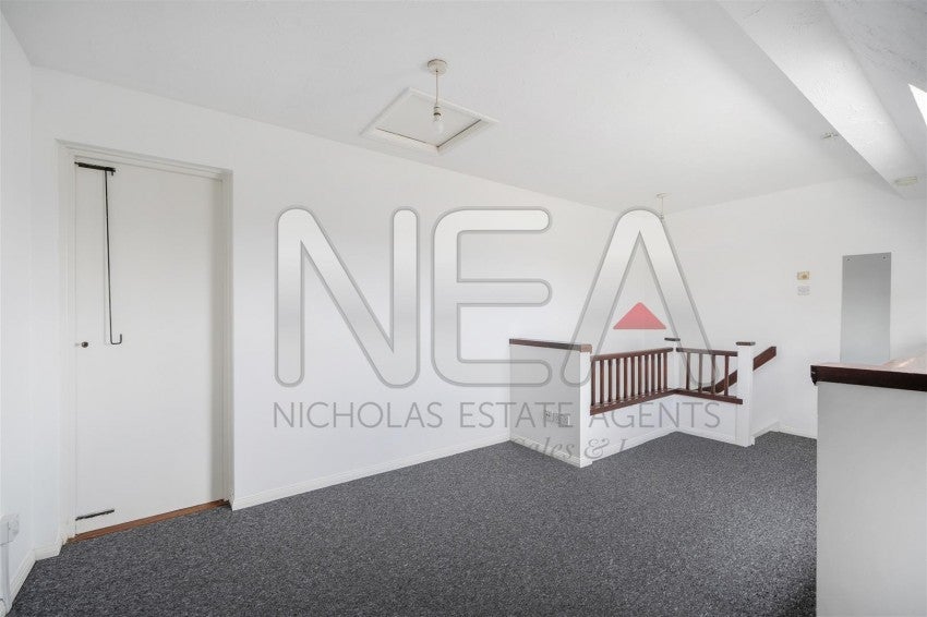 Flat Rowe Court in Reading