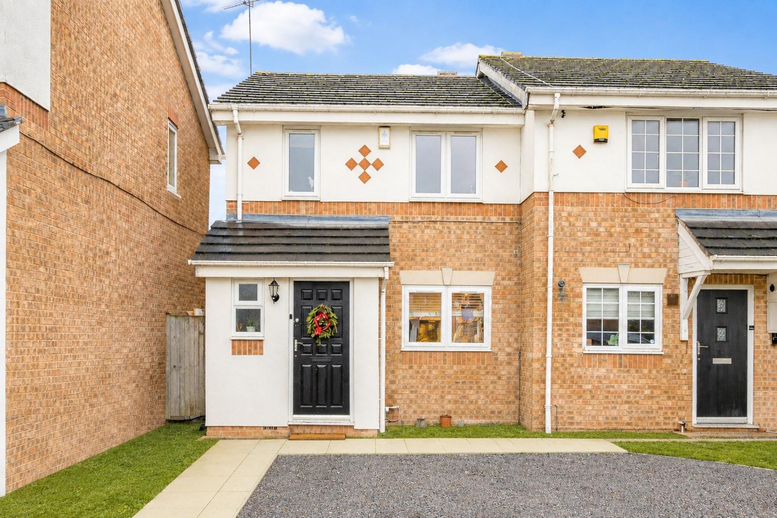 House Aylesham Close in London
