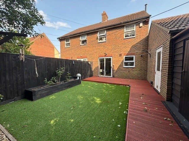 House Horton Close in Fairford Leys