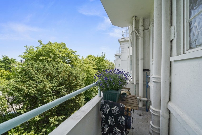 Flat Stanbury Court in Greater London