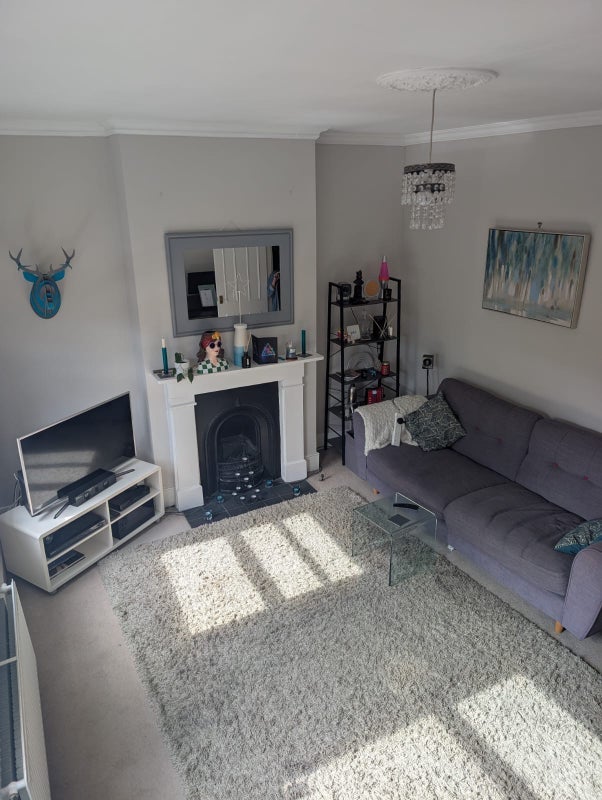 Flat Inman Road in Greater London