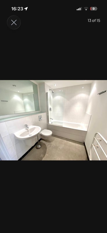 Room Gotts Road in Leeds