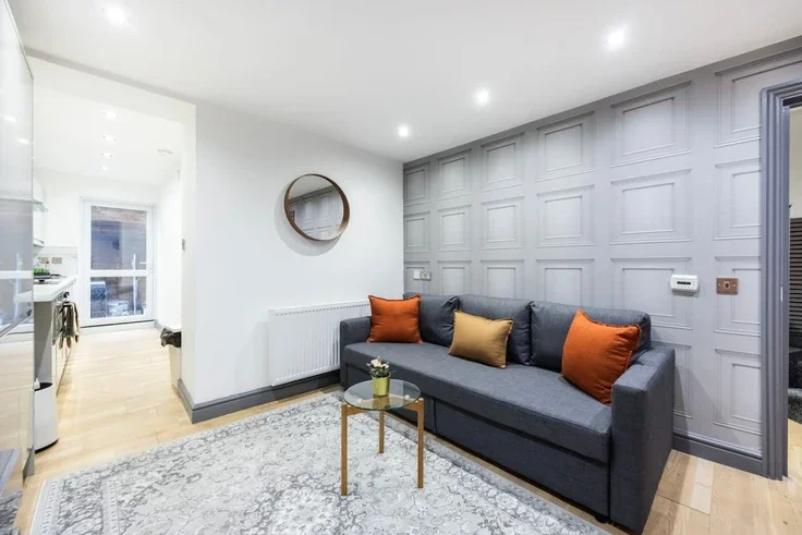 Flat Fulham Palace Road in Greater London