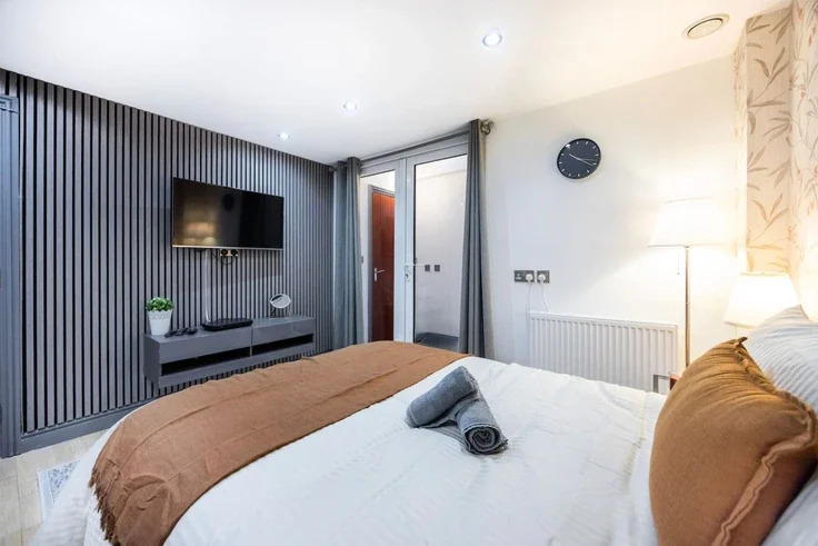 Flat Fulham Palace Road in Greater London