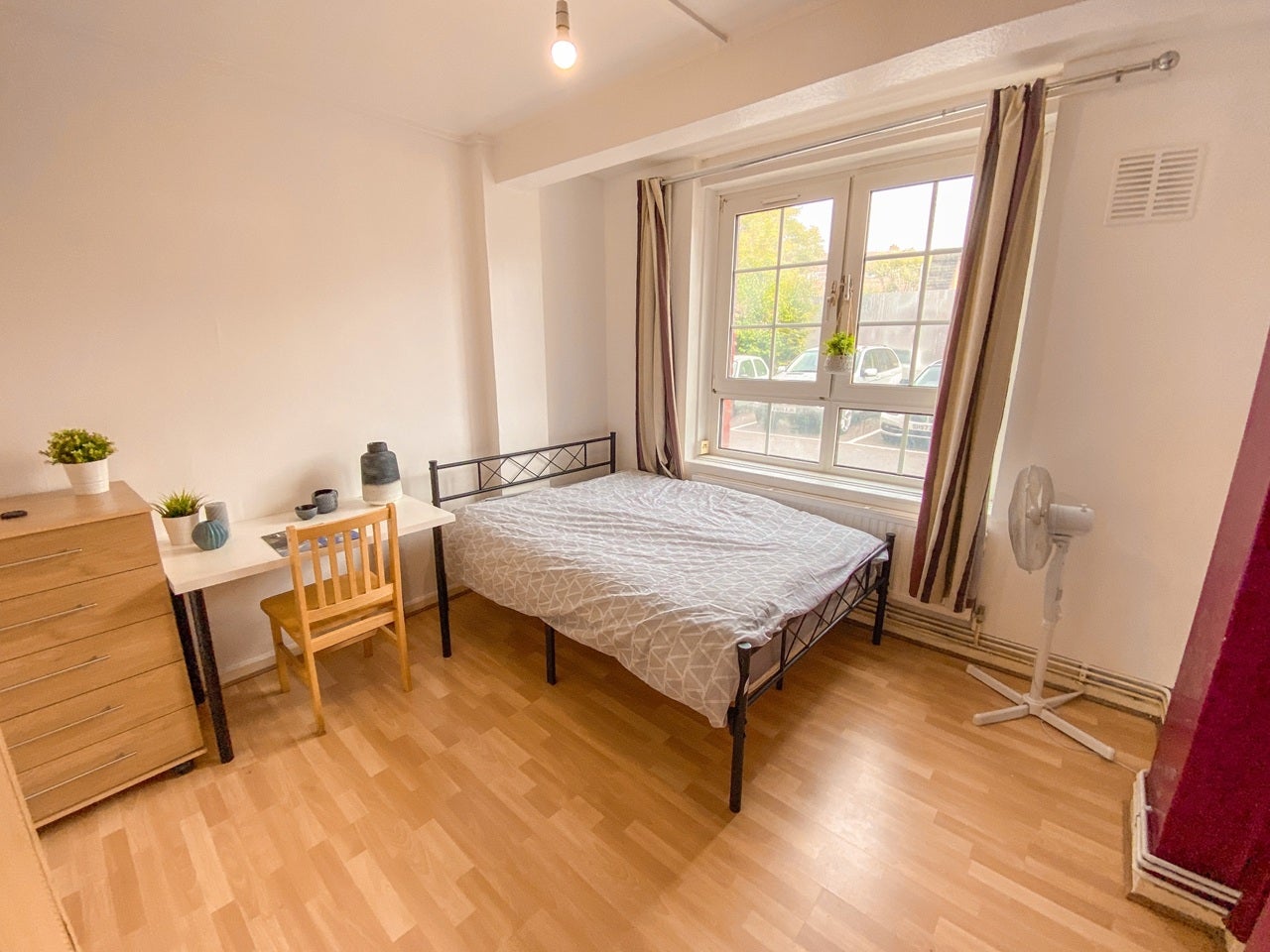 Flat Twine Court in Greater London