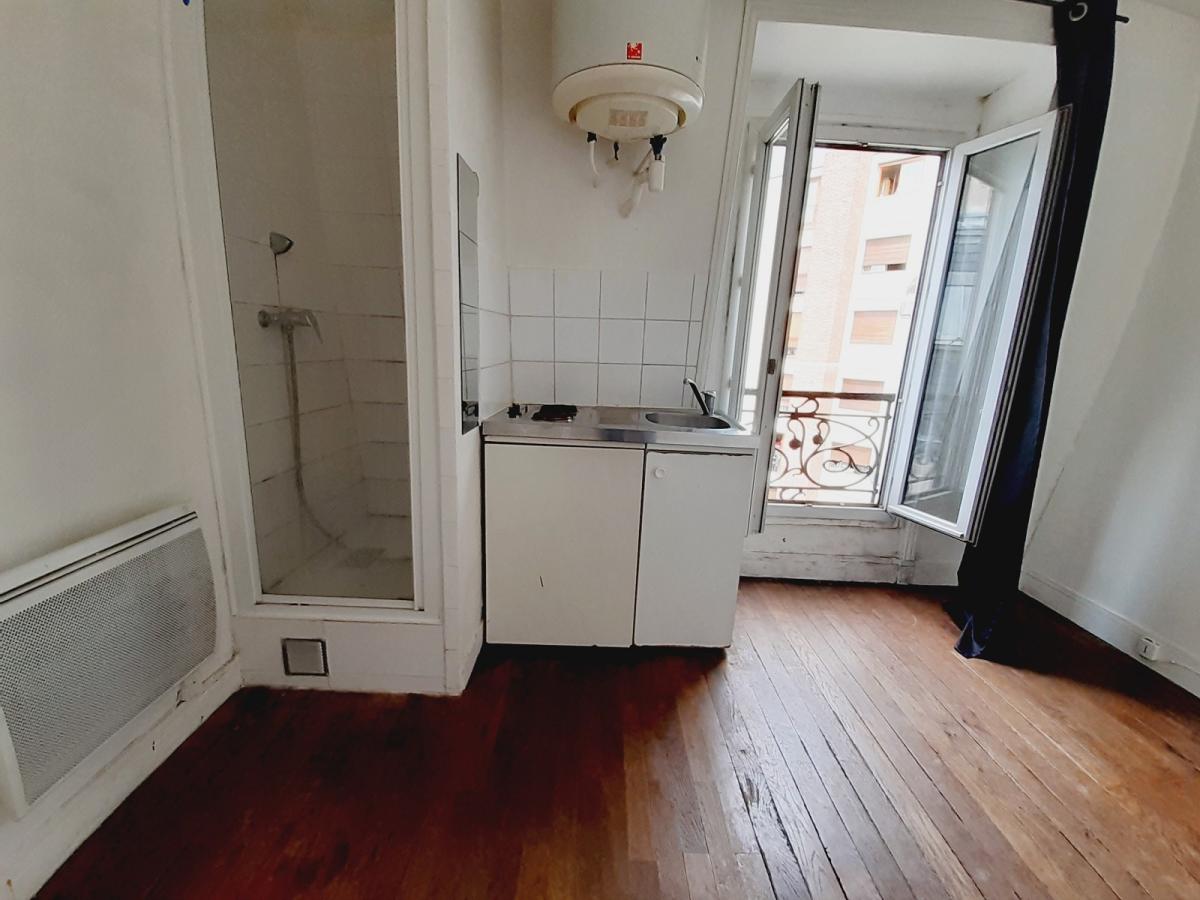 Room Rue du Surmelin in Paris