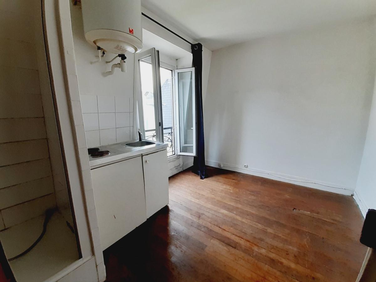 Room Rue du Surmelin in Paris