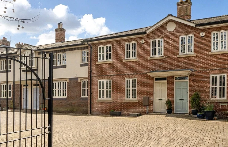 House Hillersdon in Wexham Court
