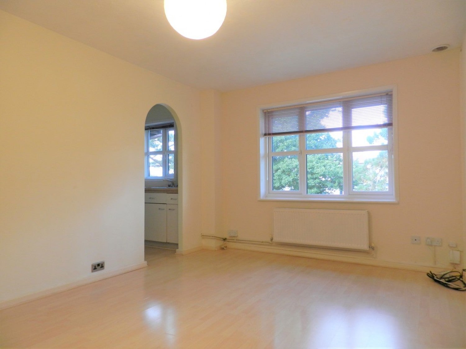 Flat Chiltern Close in Crawley