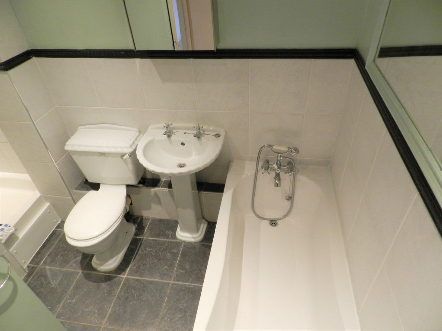 Flat Chiltern Close in Crawley
