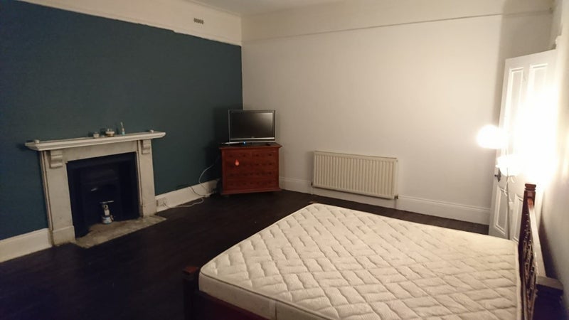 Room Russel Close in Greater London
