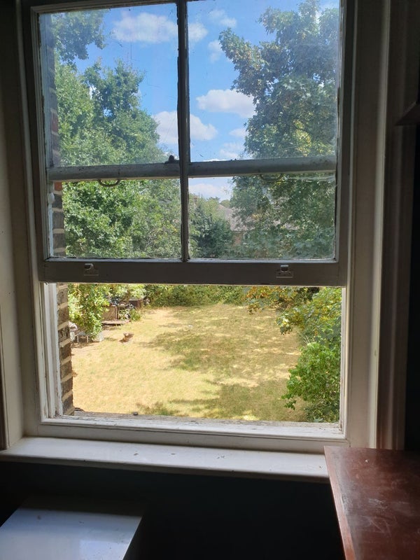 Room Russel Close in Greater London