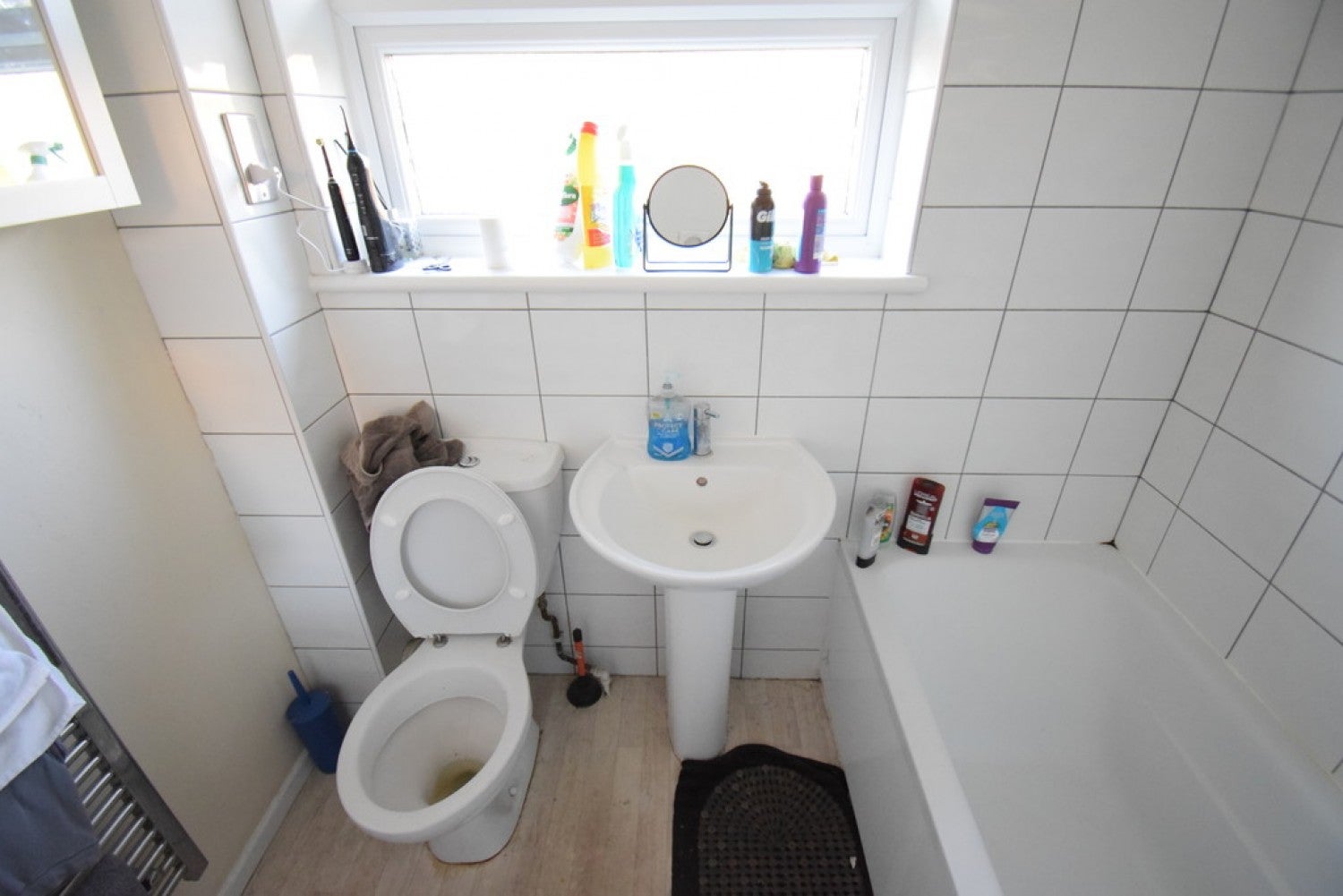 Room Clovelly Way in Bedford