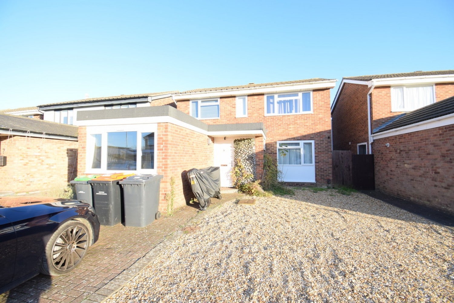 Room Clovelly Way in Bedford